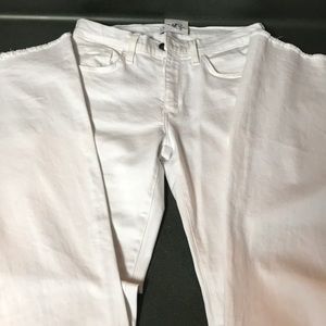 NEVER WORN White Flare Jeans!